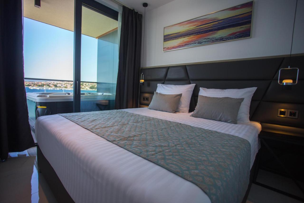 Liberty Plaza Hotell Novalja Eksteriør bilde